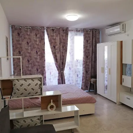 דירה Comfortable Ground Floor פרימורסקו