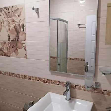 דירה Comfortable Ground Floor *